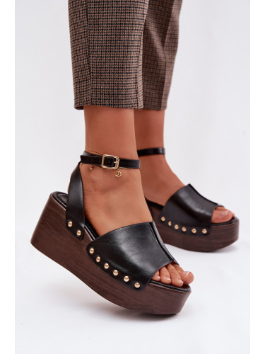 Дамски сандали на платформа с катарами