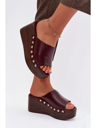 Дамски сандали на платформа с декоративни катарами