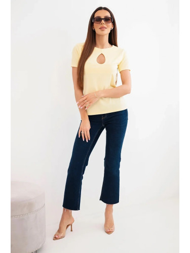Дамска оребрена блуза Kesi с декоративно деколте в жълто