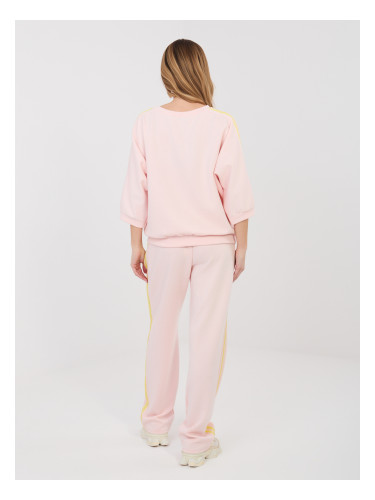 Светло розов анцуг