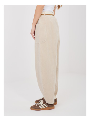 Светлобежови панталони от щраус