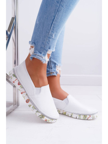 Дамски кожени обувки Maciejka, бели