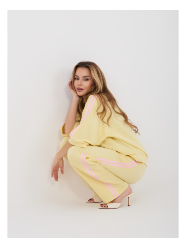 Комплект от светложълт трикотаж с 3/4 ръкави