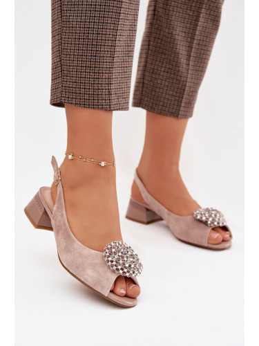 Дамски кожени сандали с токчета и декорации