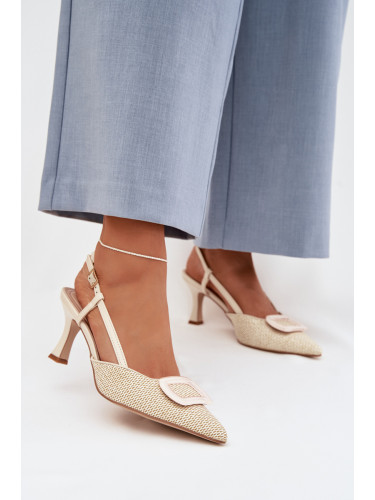 Дамски сандали на ток Boto с декоративен елемент, бежови