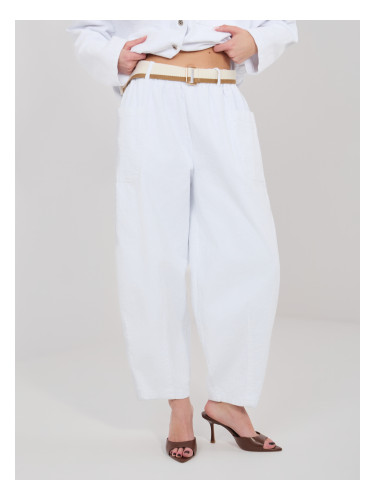 Бели кадифени панталони с джобове