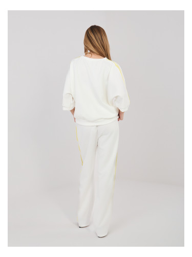 Комплект от две части в цвят екрю