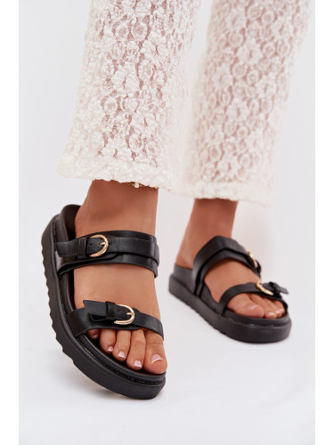 Дамски сандали на платформа с каишки и златни катарами