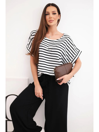 Дамски комплект от вискоза с раирана блуза и широк панталон