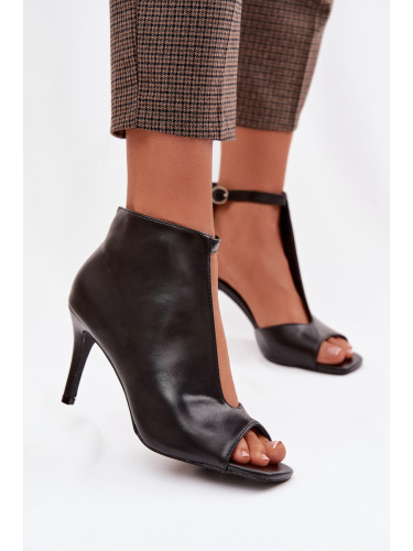 Дамски сандали на ток Helira