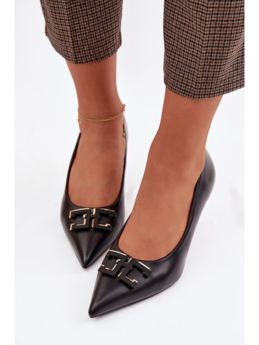 Дамски обувки с декорация от еко кожа