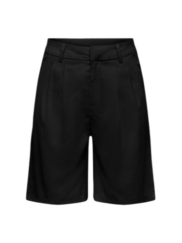 Само къси панталони