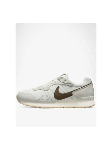 NIKE Venture Runner Shoes White