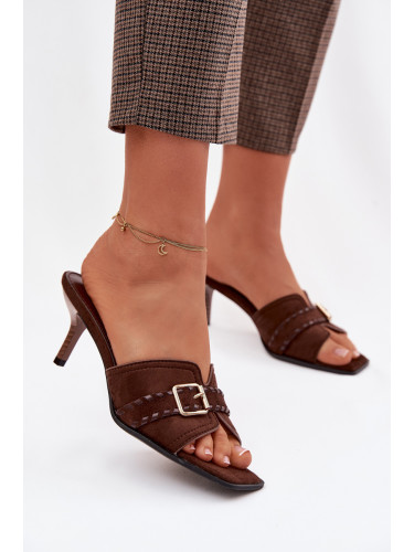 Дамски обувки на висок ток с каишка и златна катарама