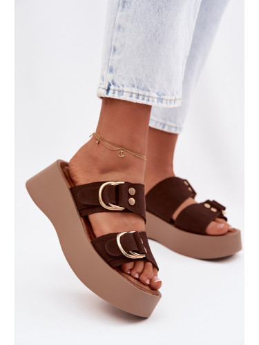 Дамски сандали на платформа с декоративни катарами