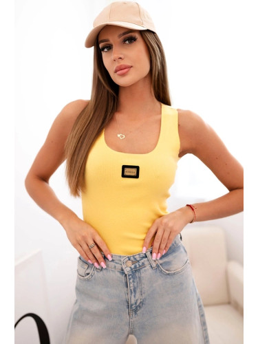 Дамски оребрен потник Kesi с декоративна лепенка