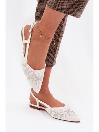 Дамски бели бродирани сандали Grelia