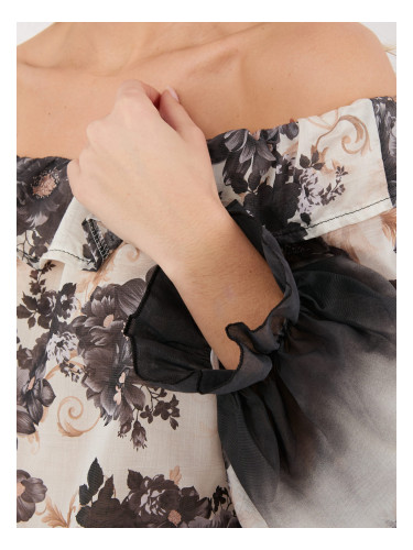 Черна елегантна блуза с флорални мотиви и открити рамене