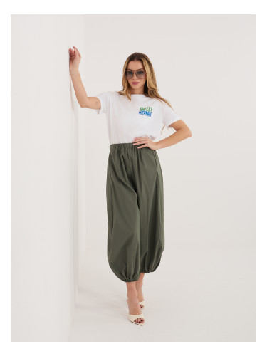 Панталон в цвят каки с дължина 7/8