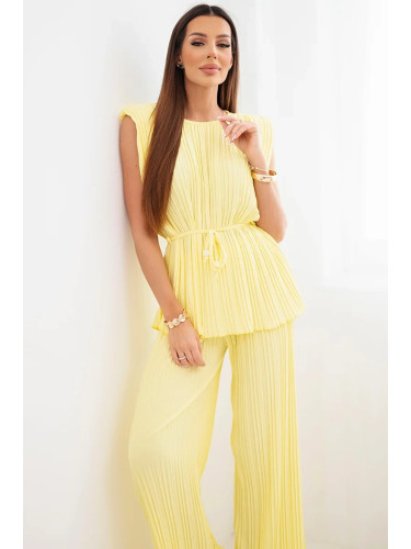 Дамски плисиран комплект Kesi с жълта блуза и панталон