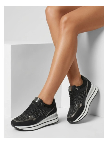 Дамски маратонки със скрит клиновиден ток