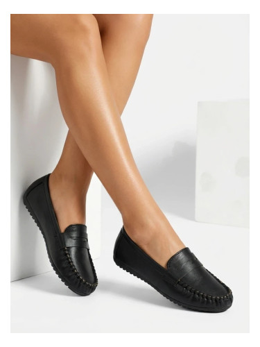 Дамски мокасини с равна подметка