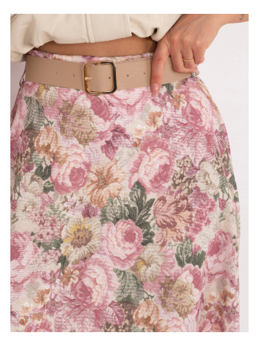 Розова пола с цветя