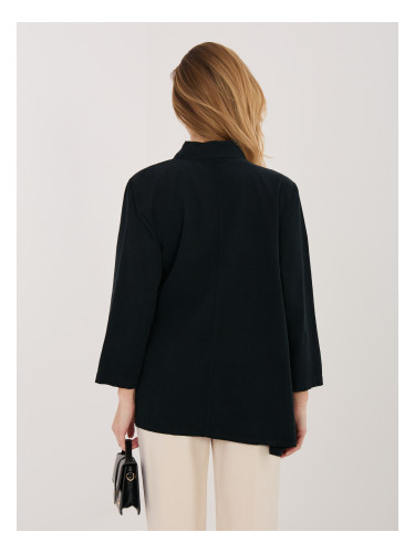 Черна риза с яка от щраус