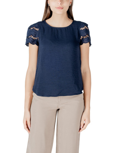 Тениска на Жаклин Де Йонг