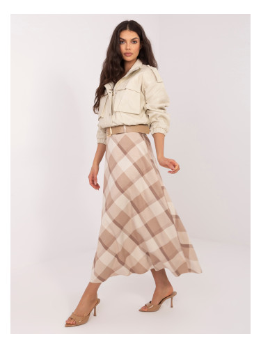 Бежова пола с А-силует на каре