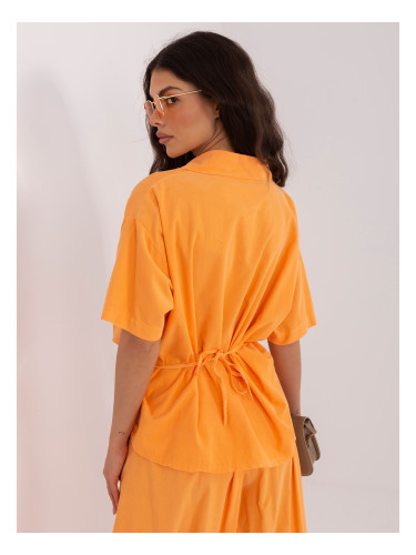 Светлооранжева риза с копчета