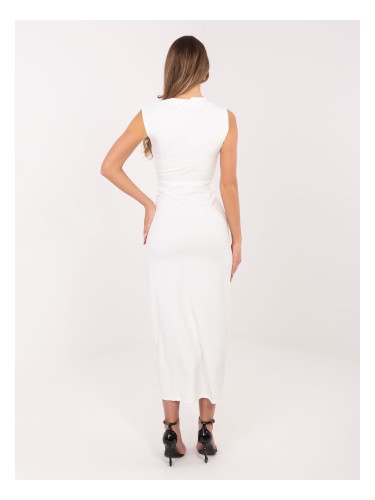 Вечерна рокля с небрежно деколте