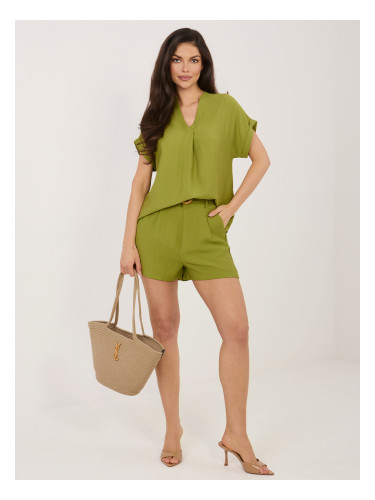 Маслиненозелени летни шорти с колан
