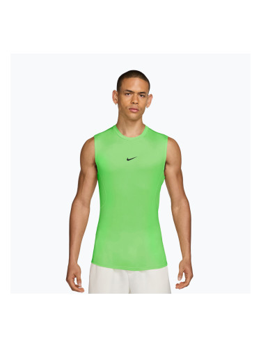 Мъжка тренировъчна тениска Nike Pro Dri-Fit Tight Sleeveless Fitness green strike/black