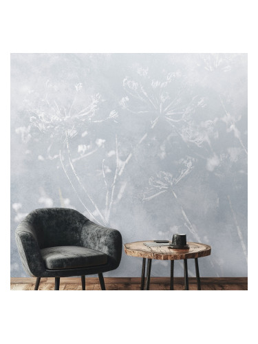 Фототапет с нежни диви цветя в сиви пастелни тонове