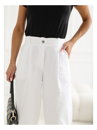 Бели кадифени панталони