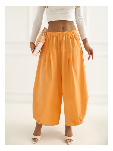 Светлооранжеви кадифени панталони