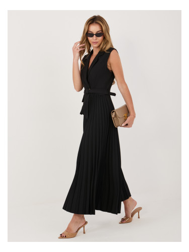 Черна елегантна рокля с колан