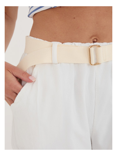 Екрю кадифени панталони с джобове