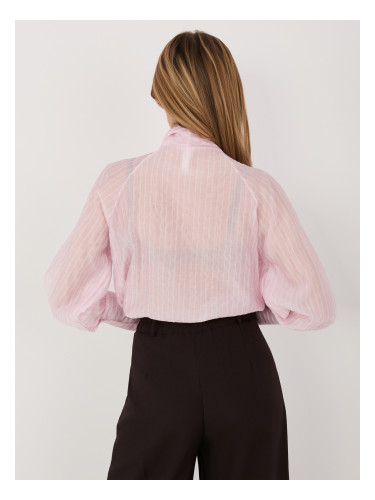 Светлорозова риза с копчета