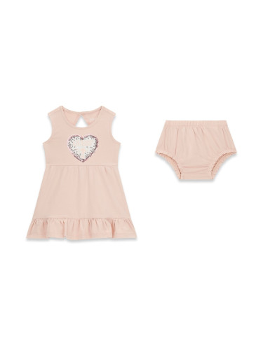 Бебешка трикотажна рокля в цвят праскова с пайети и лого Guess