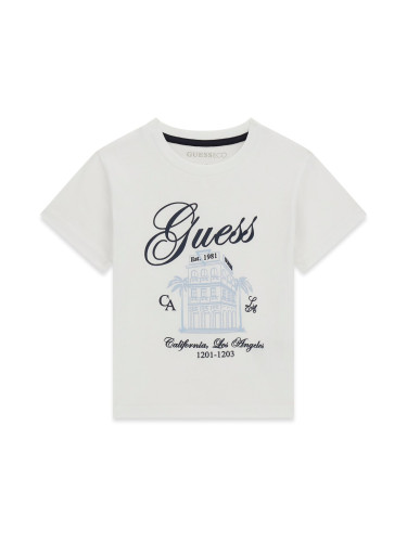 Детска блуза в бял цвят с щампа сграда и надпис Guess