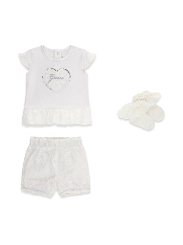 Бебешки комплект от три части с бродерии Guess