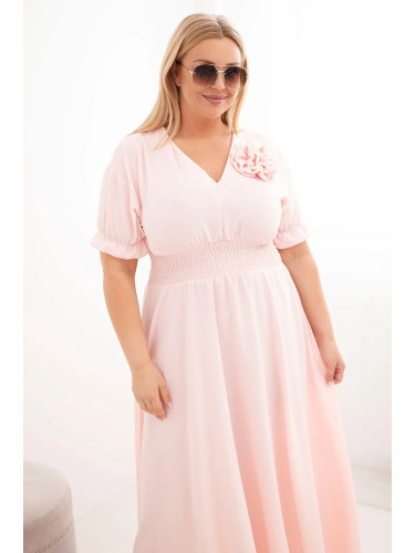 Рокля Kesi с V-образно деколте и волани в талията