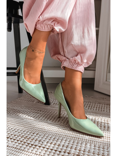 Елегантни зелени лачени обувки
