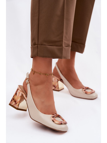 Дамски кожени сандали с блоков ток и катарама