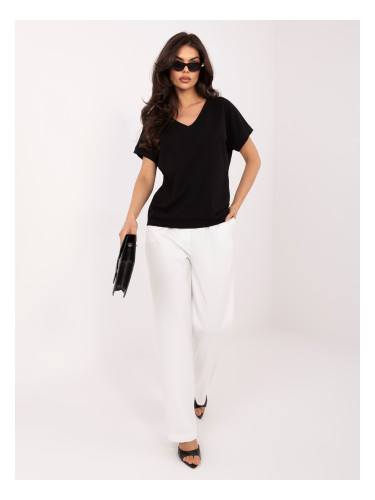 Черна блуза с изрез на гърба