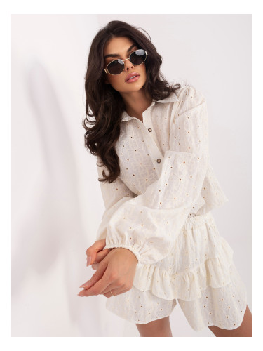 Комплект с ажурна екрю и къси панталони