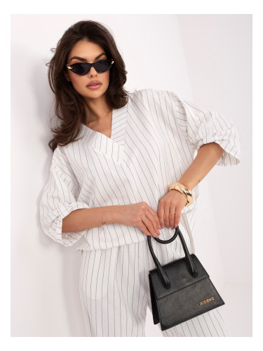 Бял комплект от две части с райета