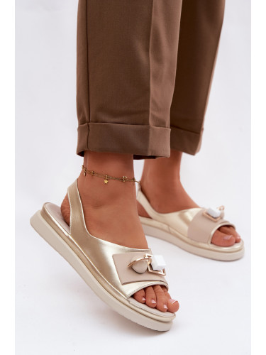 Дамски кожени сандали с декорация